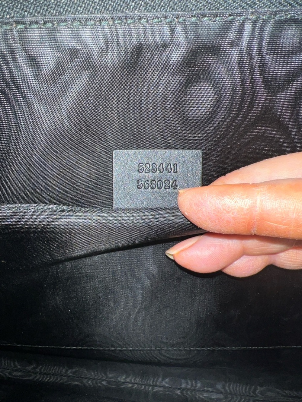 Guccy Magnetismo Black and Gold Zip Pouch - Picture 5 of 5